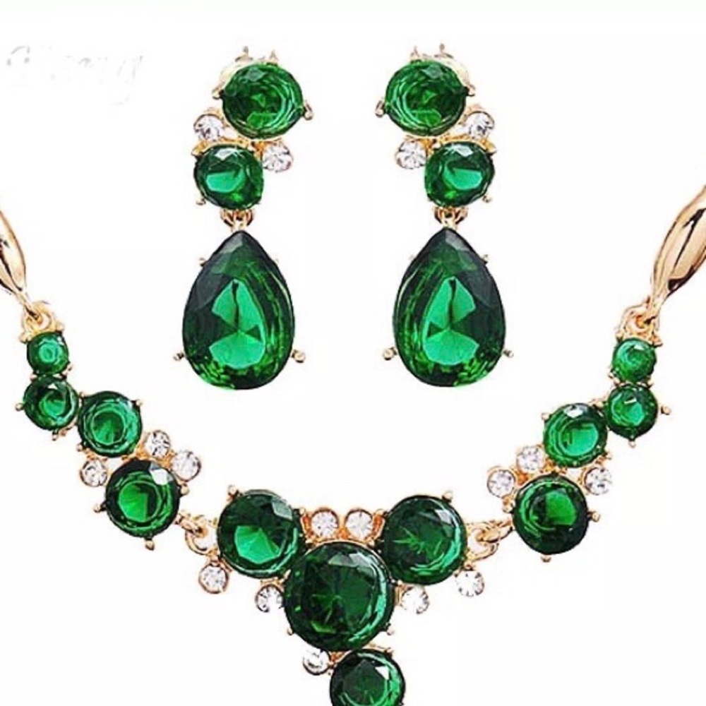 Women necklace